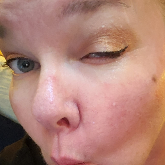 Meet your Posher, Kate - Picture 3 of 3